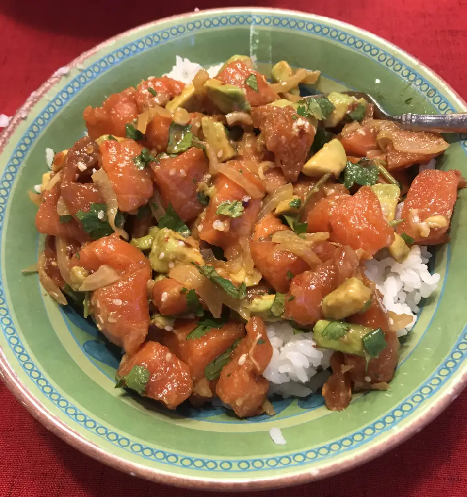 Unreal flavor in this salmon poke bowl!