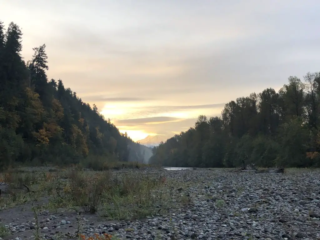 Beautiful fall scenery on the river