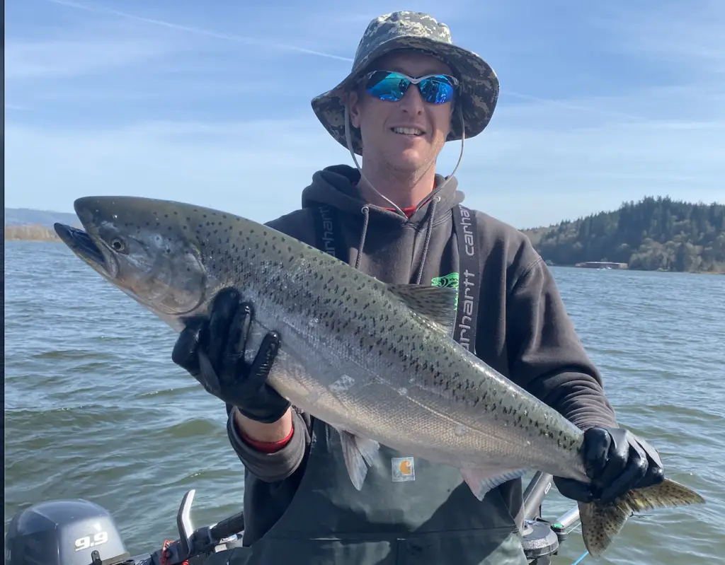 Springer Fishing Columbia River PNW Best Life