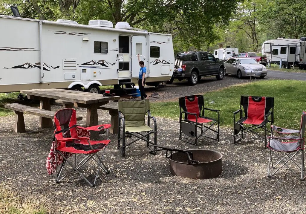 RV Setup with campfire at Hells Gate State Park