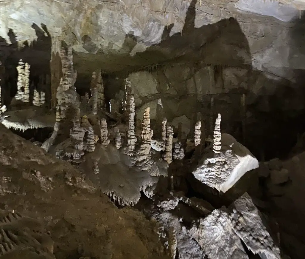 Lewis and Clark Caverns Stagalmites